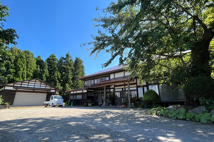 男鹿市にあるカフェ里山のカフェににぎ外観