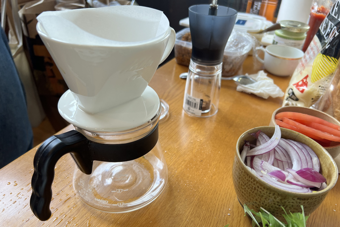 ourbrownホットサンドを作る時の材料とコーヒーを淹れる道具