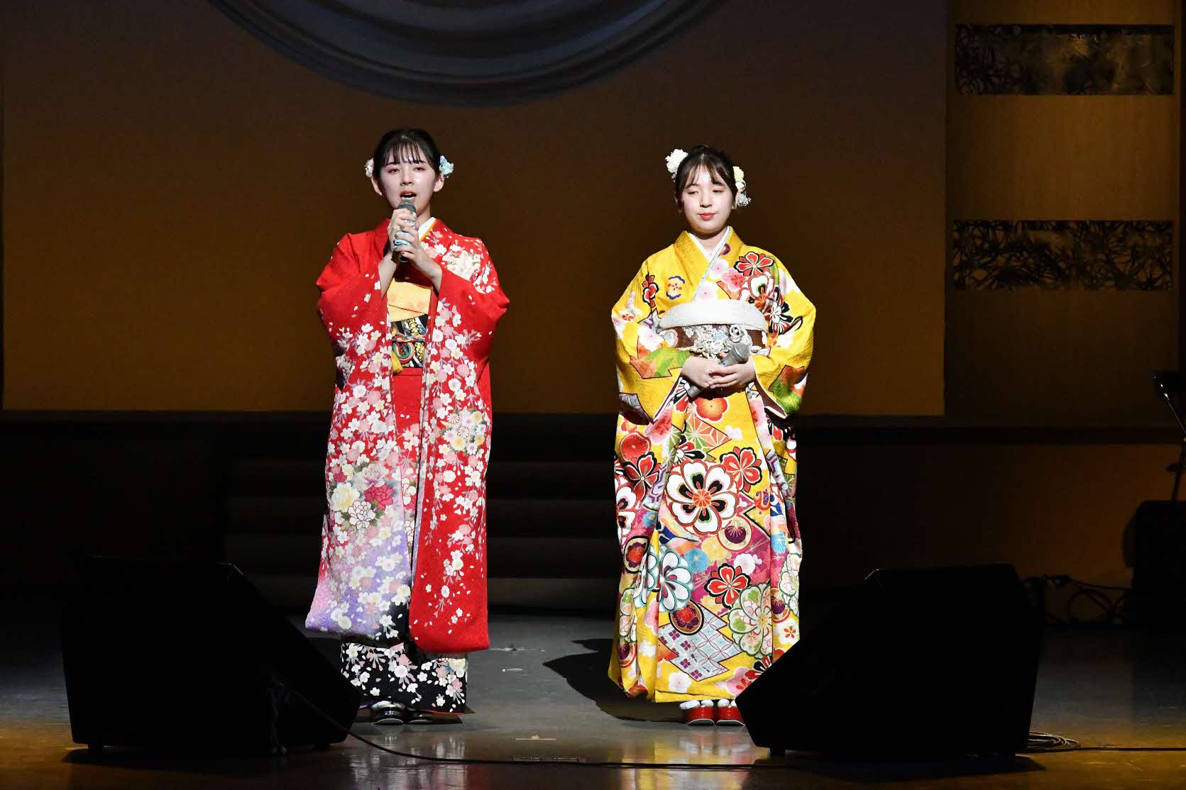 高橋姉妹民謡披露