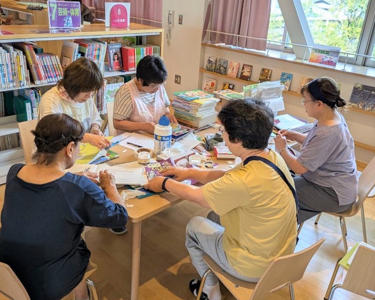 船越小図書整理