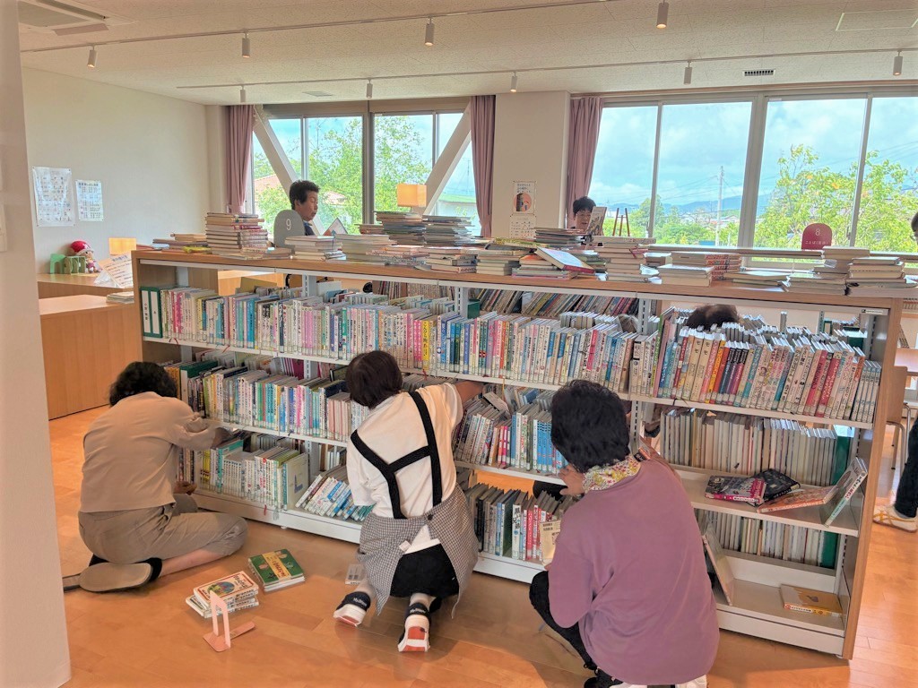 船越小図書整理2